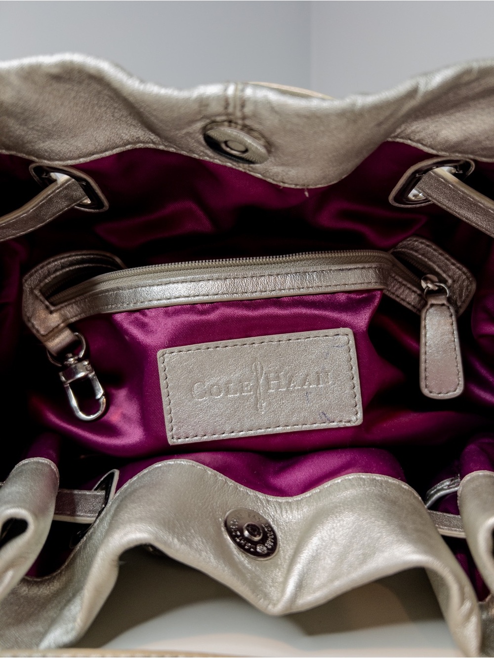 Cole Haan Silver Metallic Leather Drawstring Bucket Bag Hobo Shoulder Bag - Picture 10 of 13